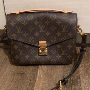 ❌SOLD❌LOUIS VUITTON POCHETTE MÉTIS